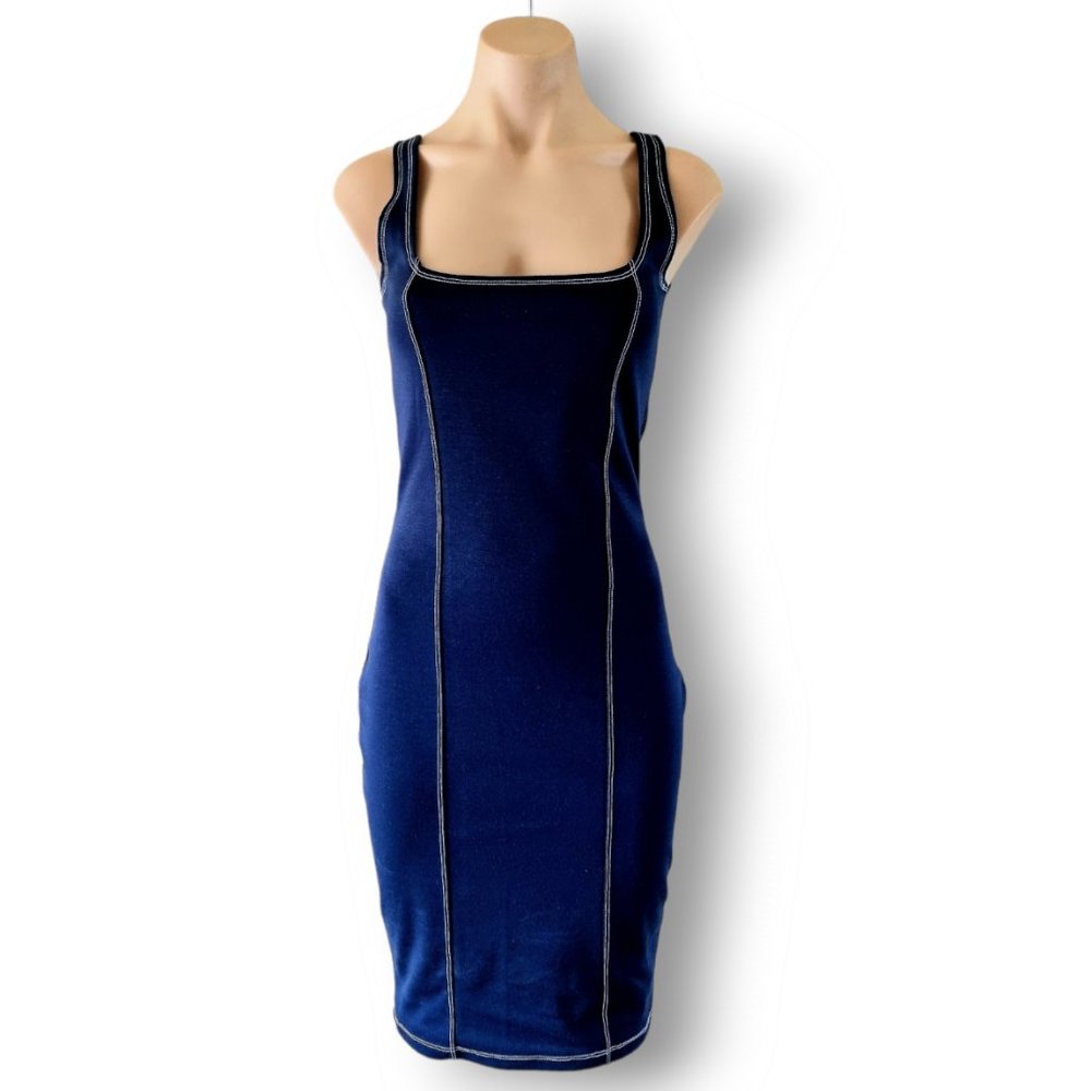 Blue denim-look, knee-length singlet shirt dress with exposed white stitching - Picture 5 of 5